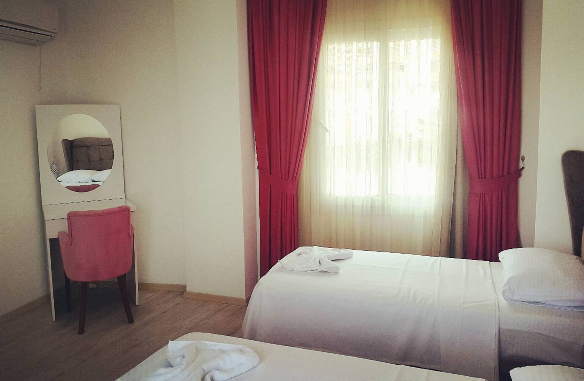 Tepe Beach Hotel Kızkalesi Eksteriør bilde